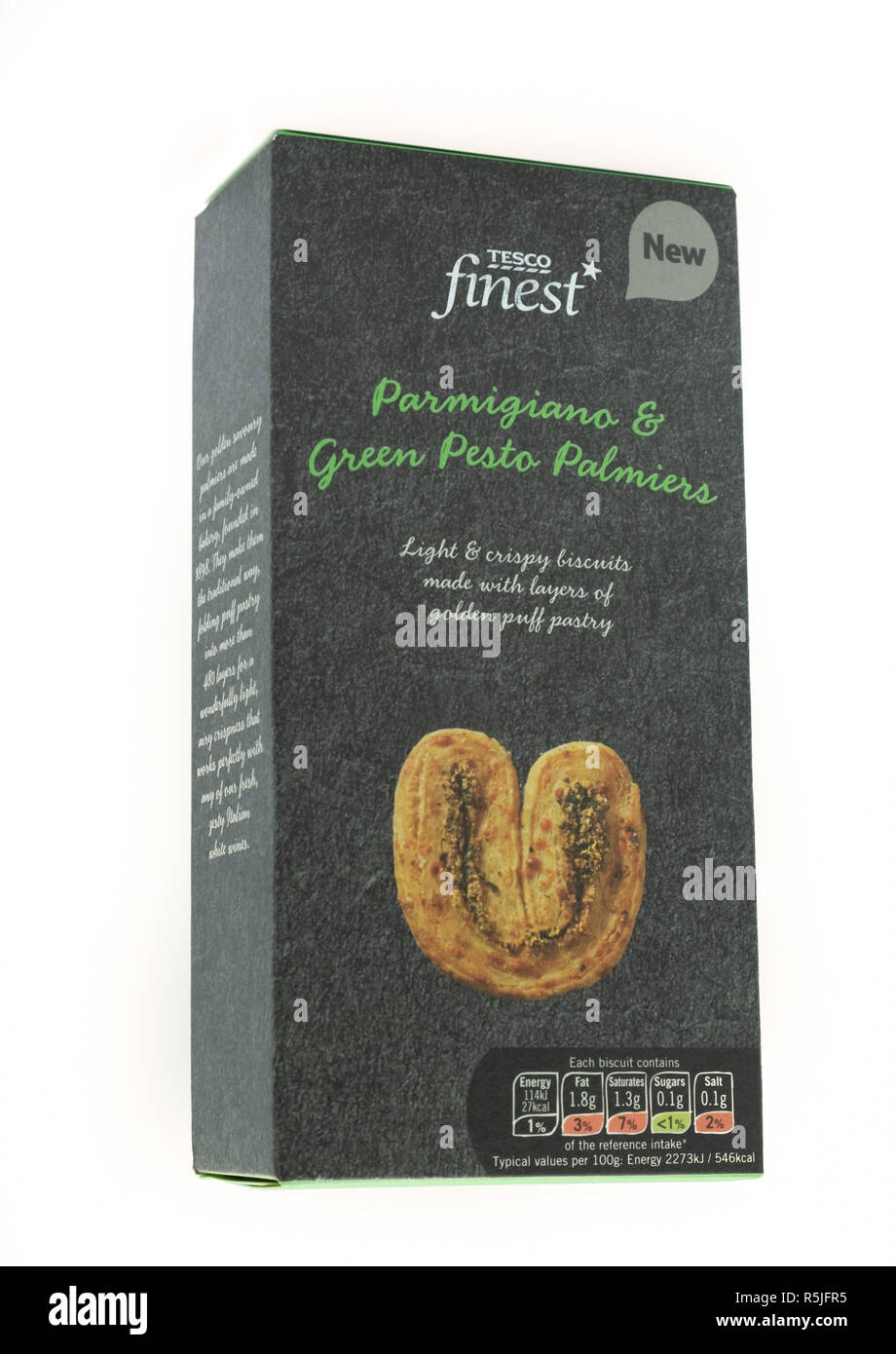 Largs, Schottland, Großbritannien - 29 November 2018: Tesco Finest Branding Parmigiana & Grüne Pesto Palmiers herzhaftes Gebäck in Verpackung recyclebar wit Stockfoto