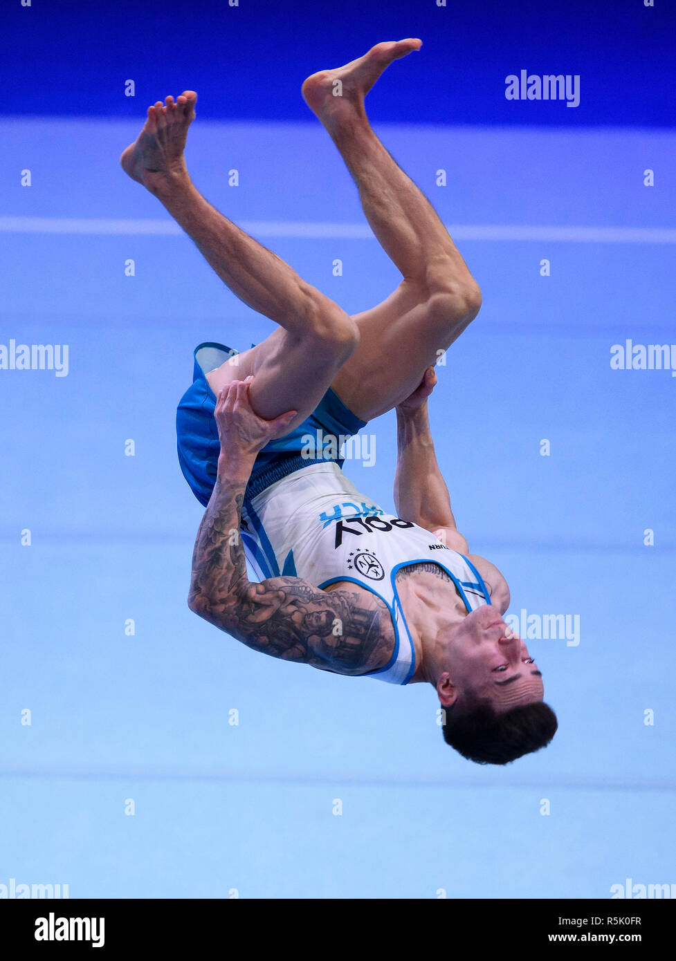Marcel Nguyen (KTV Straubenhardt) am Boden. GES/Gymnastik/1. Fussballbundesliga: DTL-Finale, 01.12.2018 - | Verwendung weltweit Stockfoto