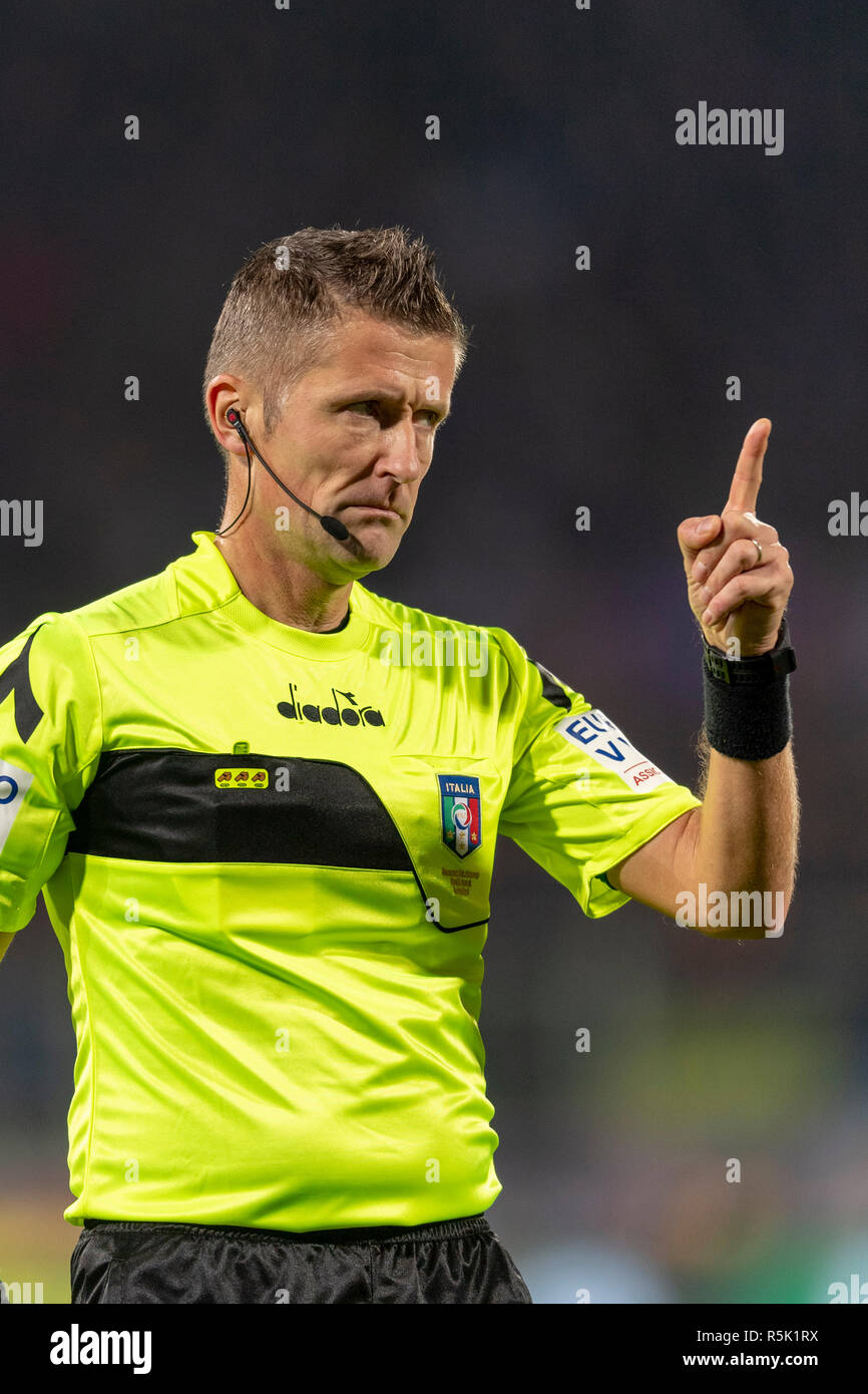 Daniele Orsato (Schiedsrichter) während Erie der Italienischen eine "Übereinstimmung zwischen Fiorentina 0-3 Juventus an Artemio Franchi Stadion am 1. Dezember 2018 in Florenz, Italien. Credit: Maurizio Borsari/LBA/Alamy leben Nachrichten Stockfoto