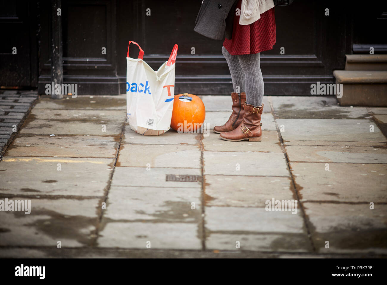Das Stadtzentrum von Liverpool kaufen ein Kürbis und Tesco Tasche für's Leben Tragetasche Stockfoto