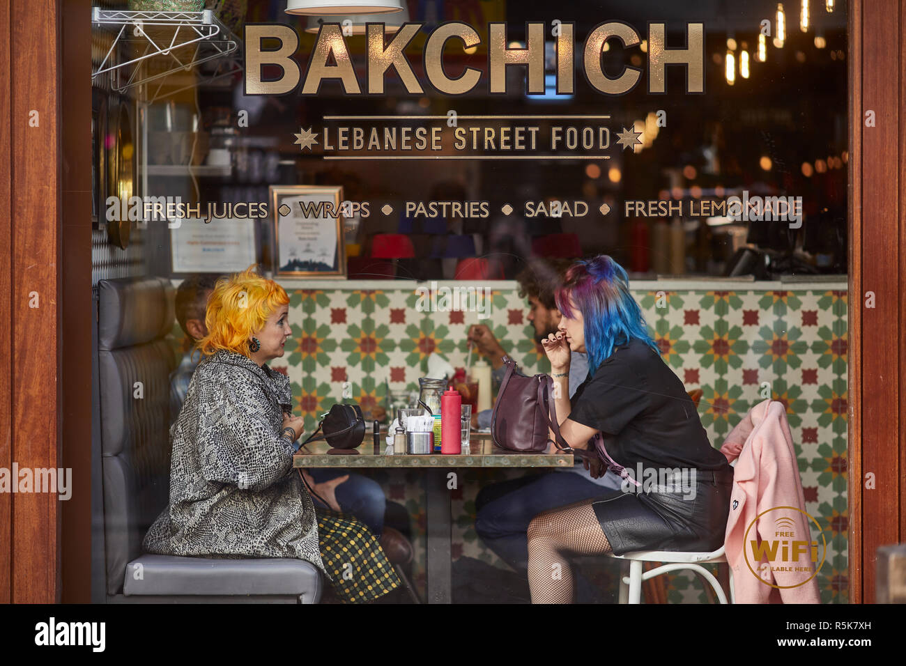 Stadtzentrum Liverpool Bold Street Bakchich libanesischen Street Food Restaurant Fenster Stockfoto