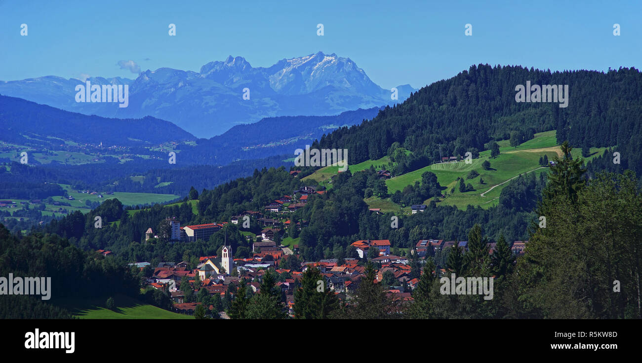 - Oberstaufen mit sÃ¤ntisblick Stockfoto