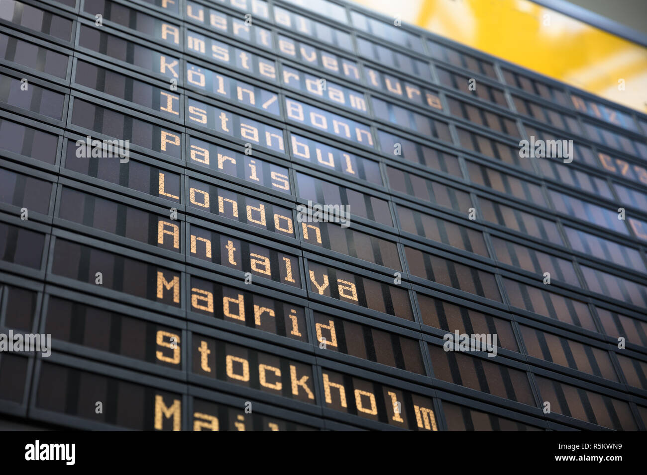 Flug Info Tafel Am Flughafen Stockfoto Bild 227245349 Alamy