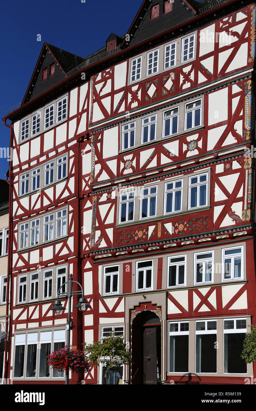 Historische Fachwerkhäuser am Marktplatz in Butzbach Stockfoto