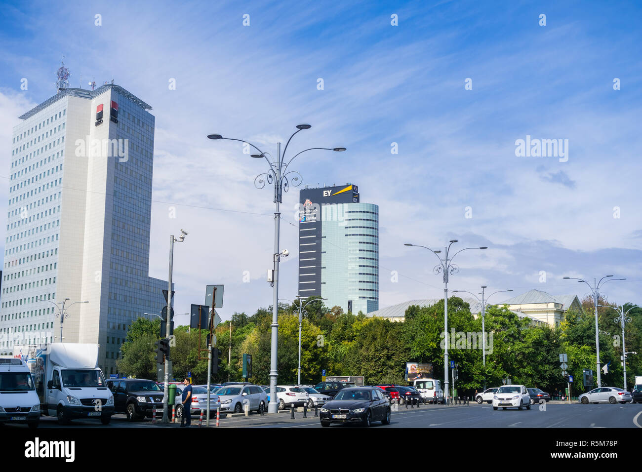 September 22, 2017, Bukarest/Rumänien - Bürogebäude auf dem Siegesplatz (Piata Victoriei) Stockfoto