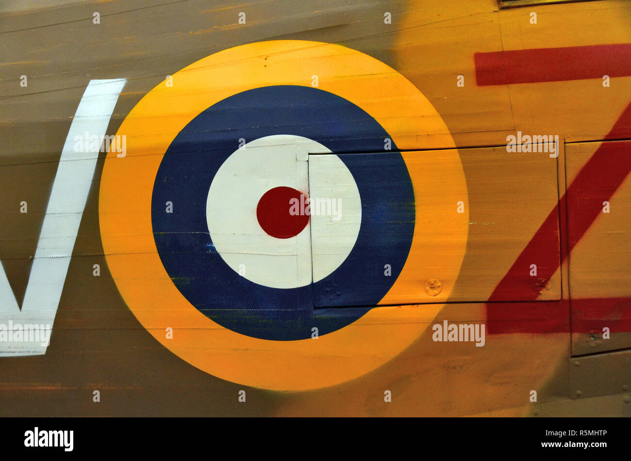 Weltkrieg zwei, RAF Spitfire roundel Typ A auf Ebene Rumpf. Stockfoto