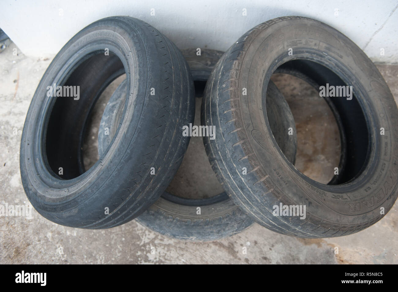 Alte Reifen verwendet Stockfoto