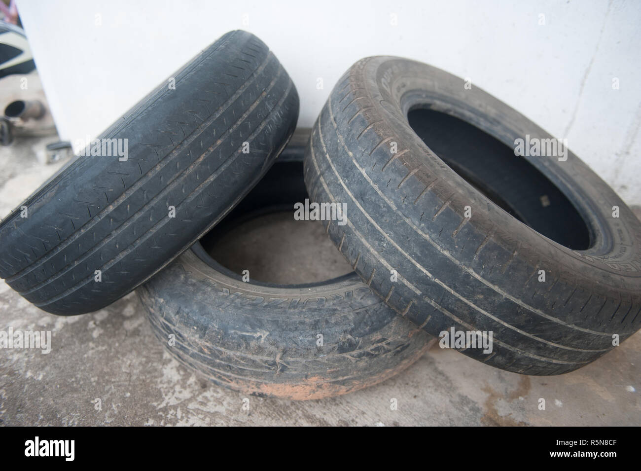 Alte Reifen verwendet Stockfoto