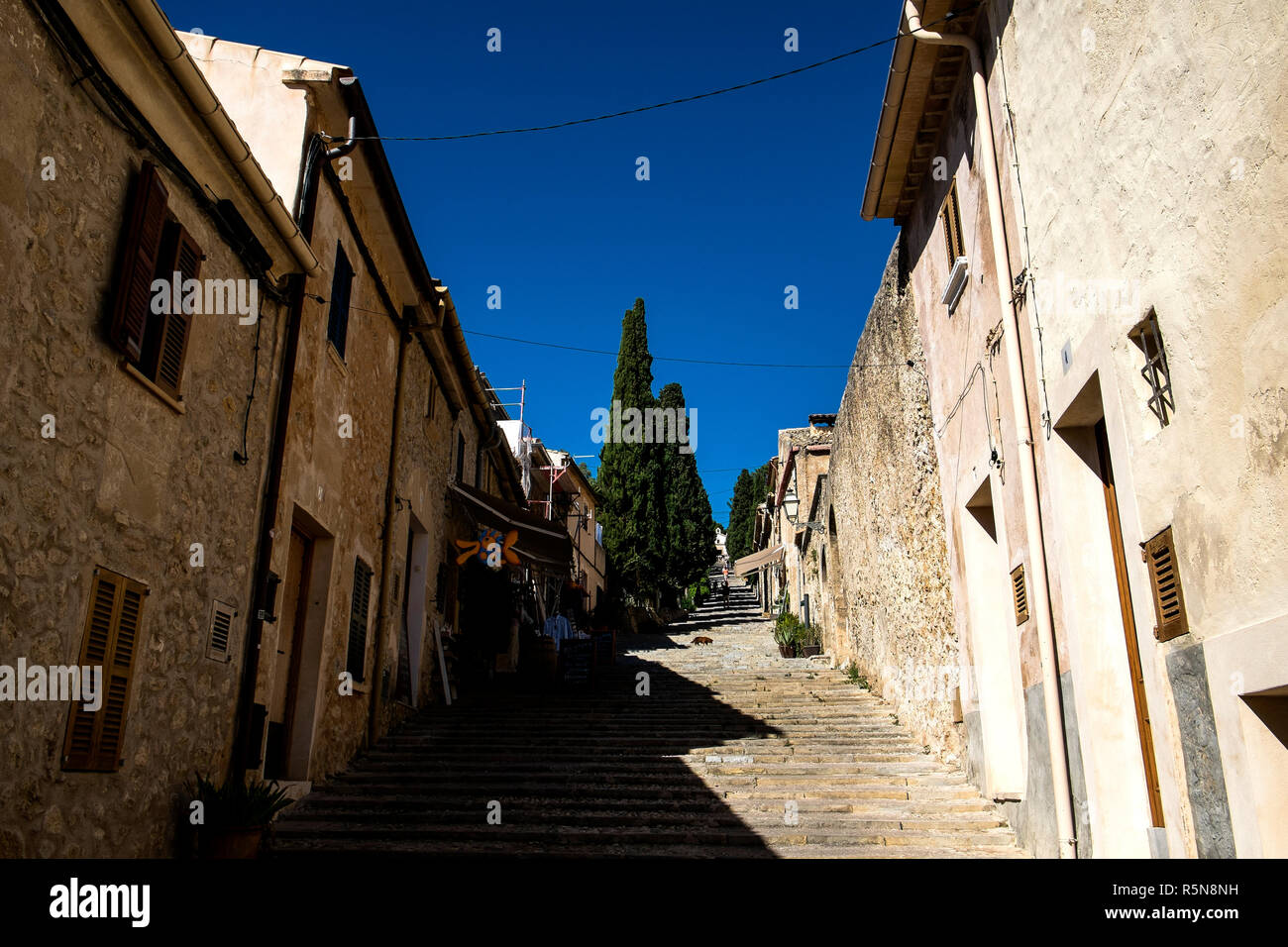 Carrer del Calvari, 365 Schritte in Pollenca, Mallorca Stockfoto