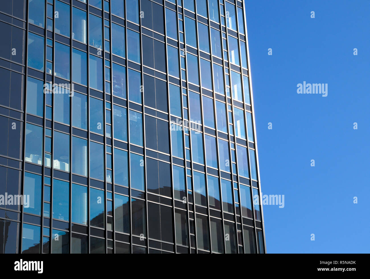 Gebäude aus Glas blau moderne Wolkenkratzer Stockfoto