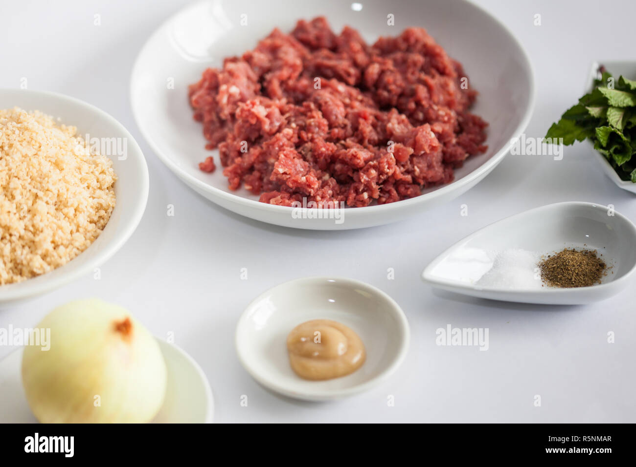 Schritt für Schritt levantinischen Küche kibbeh Vorbereitung: Zutaten kibbeh vorzubereiten Stockfoto