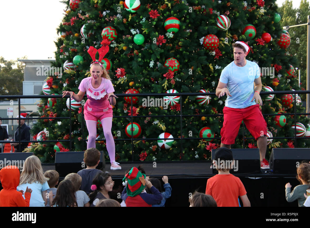 Sydney, Australien. Dezember 2018. Zum ersten Mal verwandelt die Stadt Sydney den Green Square in ein Wunderland des Weihnachtsvergnüglichen. Kredit: Carrot/Alamy Live News Stockfoto