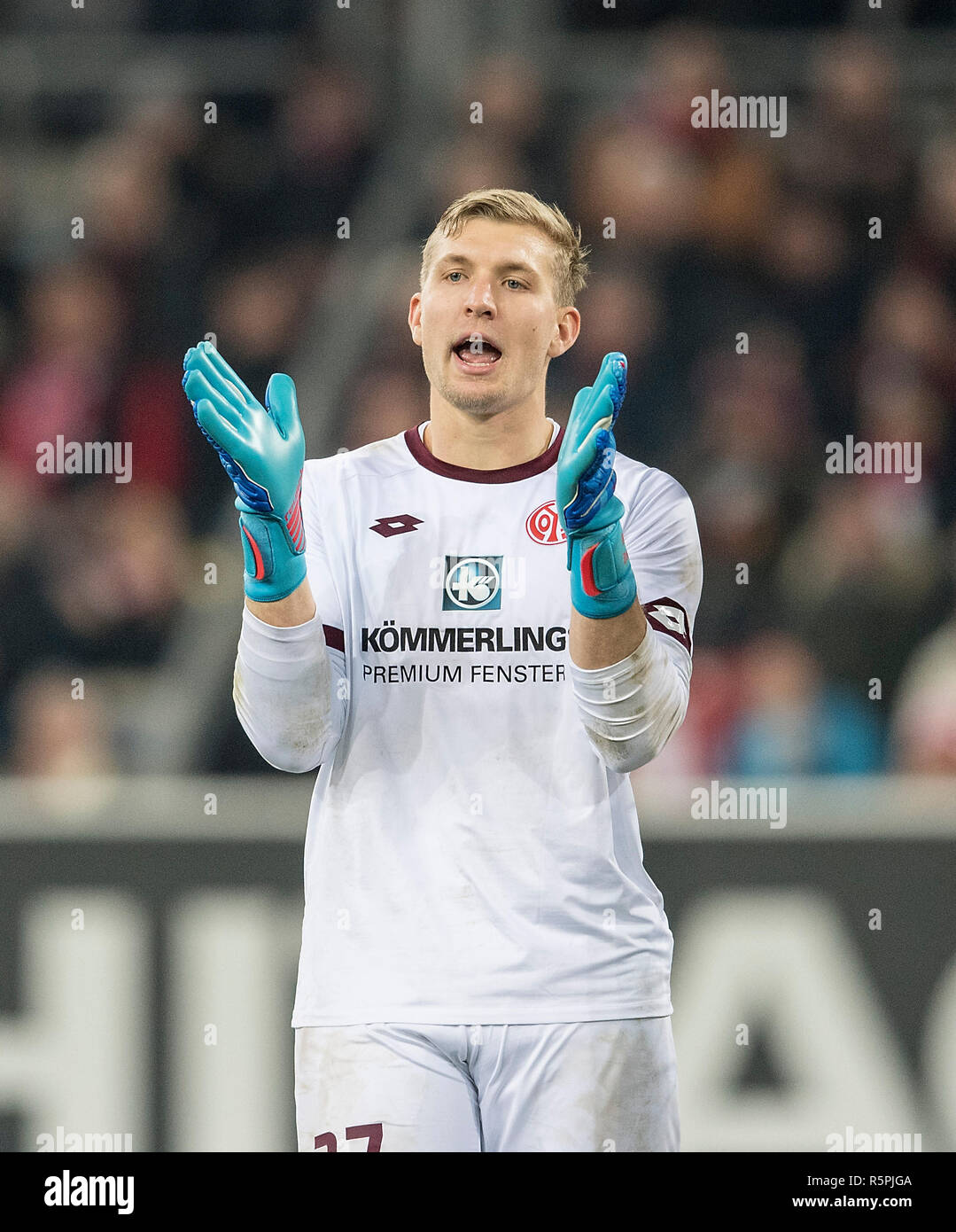 Düsseldorf, Deutschland. 30 Nov, 2018. Torwart Robin HAUEISEN (MZ) feuert seine Mannschaft, Klatschen, Klatschen, Geste, Gestik, Fußball 1. Fussballbundesliga, 13. Spieltag, Fortuna Düsseldorf (GER) - FSV FSV FSV Mainz 05 (MZ) 0:1, am 30.11.2018 in Düsseldorf/Deutschland. ##DFL-Bestimmungen verbieten die Verwendung von Fotografien als Bildsequenzen und/oder quasi-Video## | Verwendung der weltweiten Kredit: dpa/Alamy leben Nachrichten Stockfoto