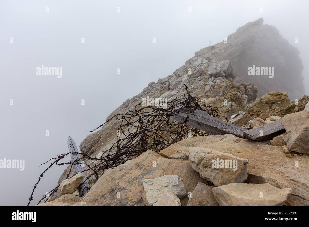 Schützengräben des Ersten Weltkrieges, am Lagazuoi Berg, die Dolomiten. Stockfoto