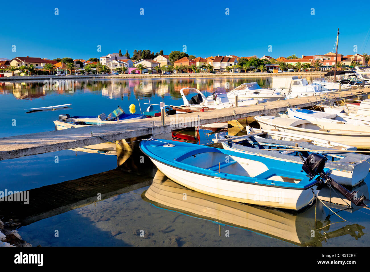 Adria Dorf Bibinje bunte Waterfront anzeigen Stockfoto
