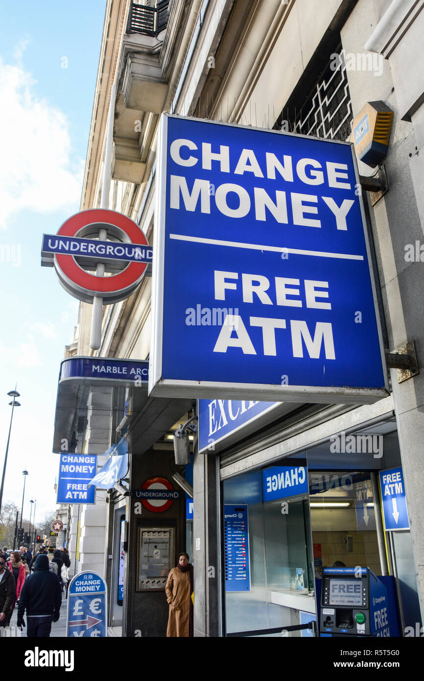 Wechselstuben und Geldautomaten, Oxford Street, London, UK Stockfoto