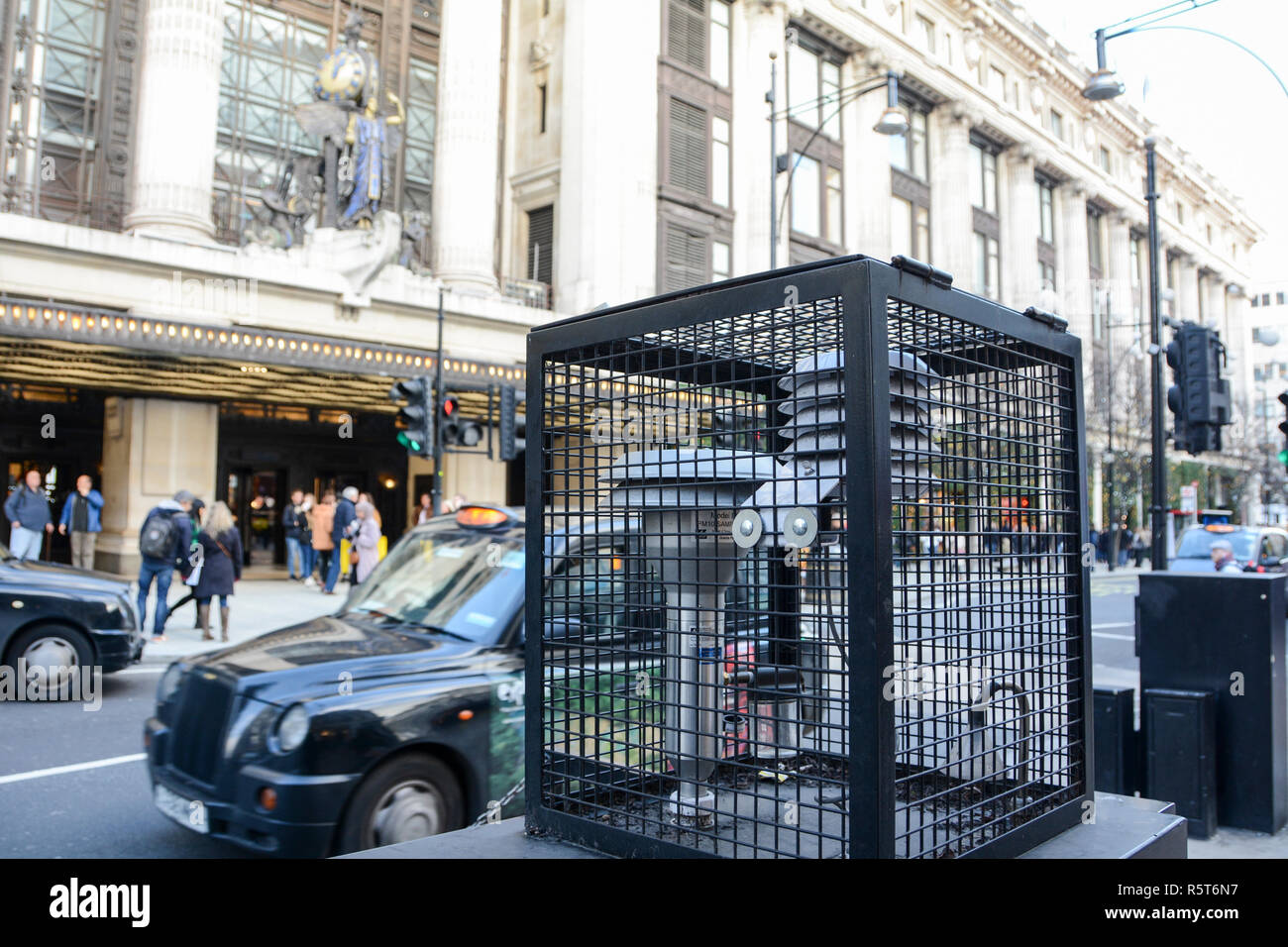 Luftverschmutzung überwachen auf der Oxford Street, London, UK Stockfoto