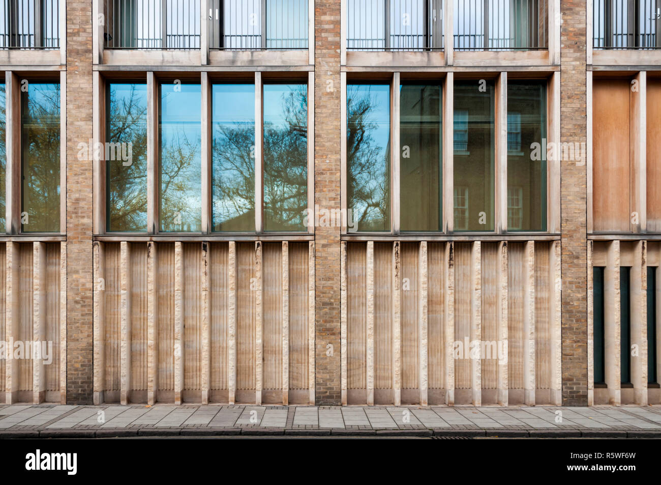 Der Westen des Jesus College, Jesus Lane, Cambridge. Von Niall McLaughlin Architekten entworfen. Stockfoto