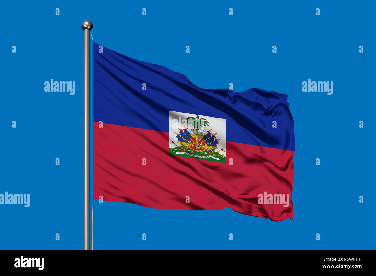 Flagge Haiti winken im Wind gegen den tiefblauen Himmel. Haitianischen Flagge. Stockfoto