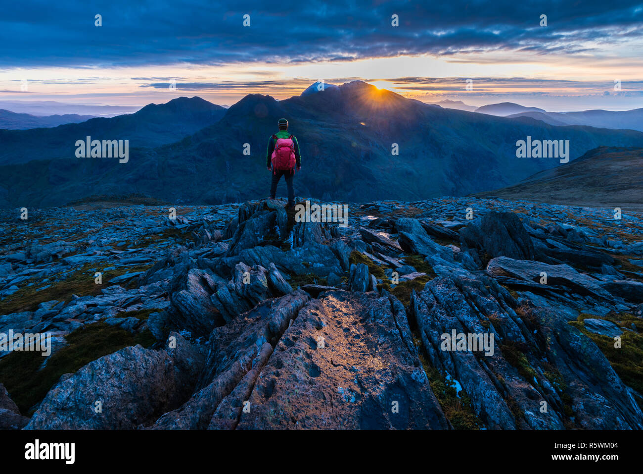 Abbildung in den Bergen von Snowdonia, mit snowdon im Hintergrund Stockfoto