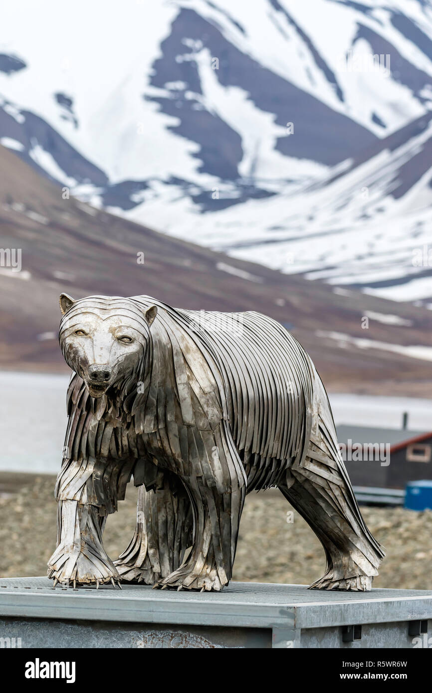 Ein Eisbär Skulptur in Longyearbyen, Spitzbergen, Svalbard, Norwegen. Stockfoto