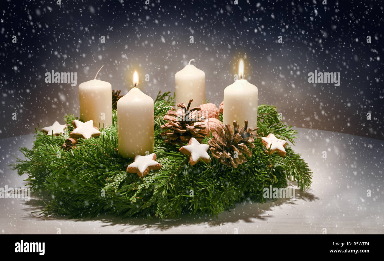 Schne Adventskranz Mit Kerzen Bilder