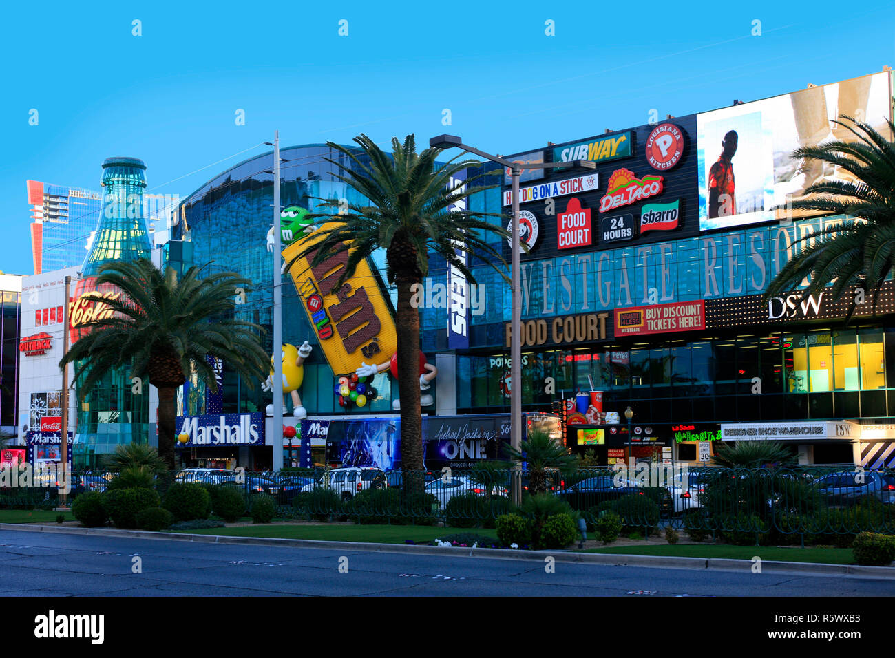 S Las Vegas Blvd, auch als den Streifen bei Sonnenuntergang in Las Vegas, Nevada bekannt Stockfoto