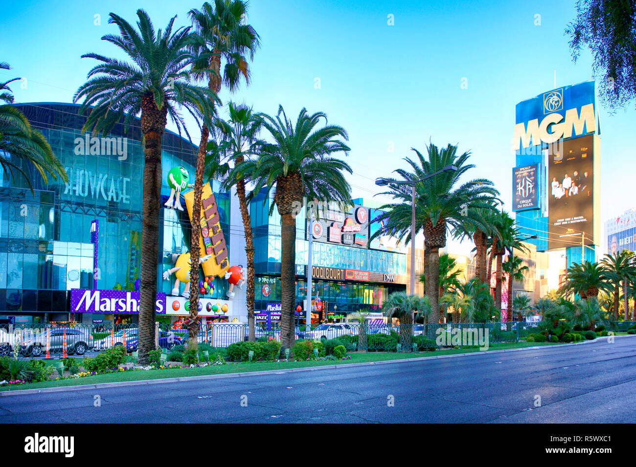 S Las Vegas Blvd, auch als den Streifen bei Sonnenuntergang in Las Vegas, Nevada bekannt Stockfoto