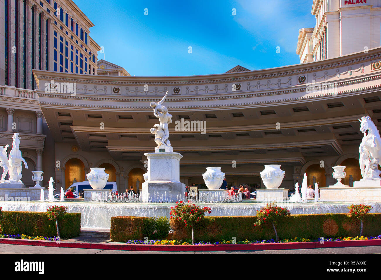 Der Eingang zum Caesars Palace Hotel auf dem Strip in Las Vegas, Nevada Stockfoto