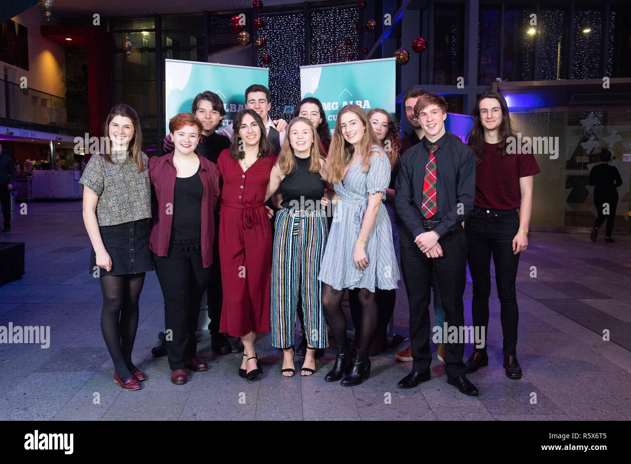 Hände hoch für herkömmliche feiert Schottlands lebendige traditionelle Musik Szene am MG Alba schottische Traditionelle Musik Awards 2018 in Perth Concert Hall Pi Stockfoto