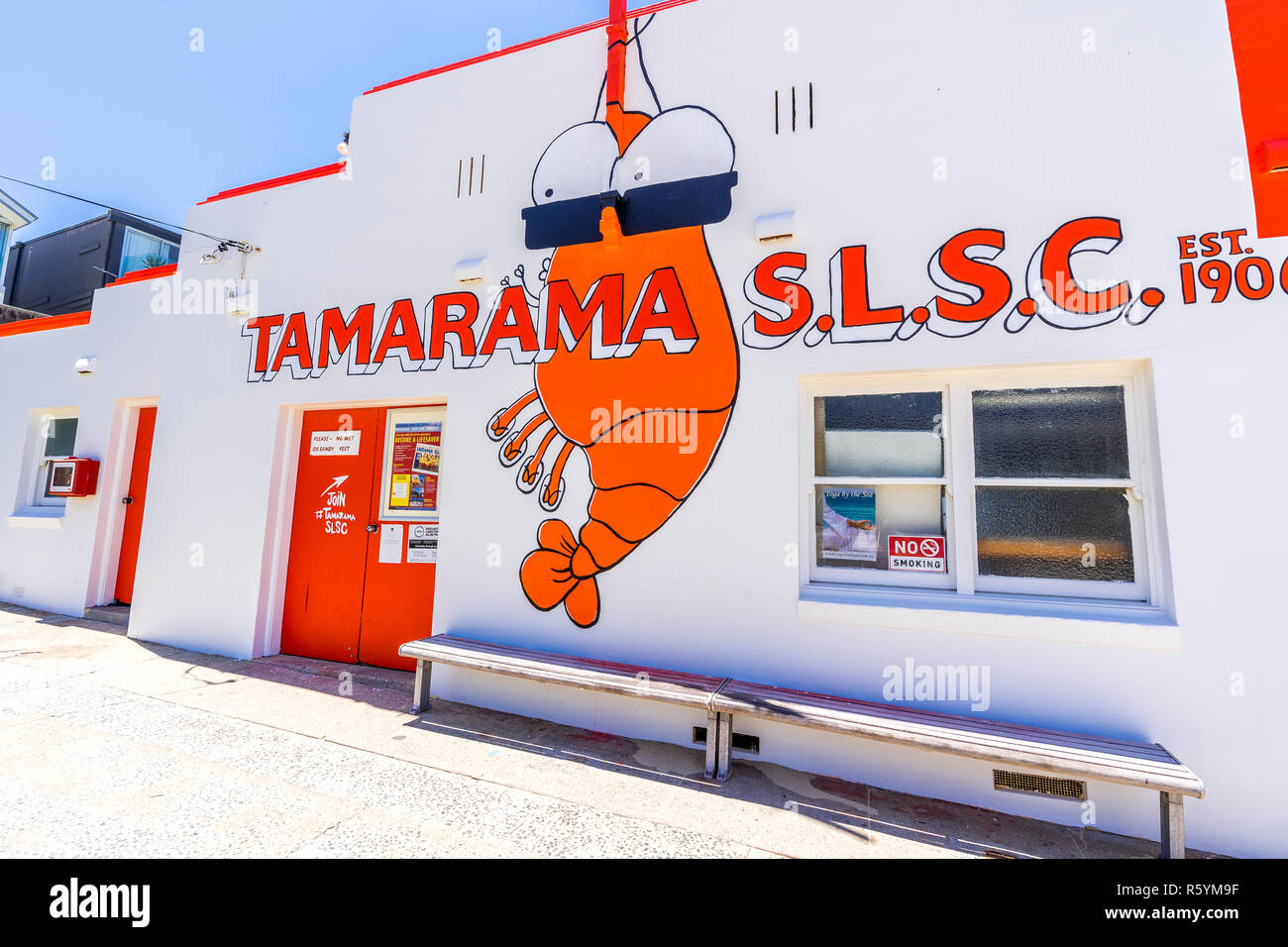 Die neu gestaltete und bemalte Kunstwerke an den Nähe: Tamarama Surf Life Saving Club, Sydney, Australien Stockfoto