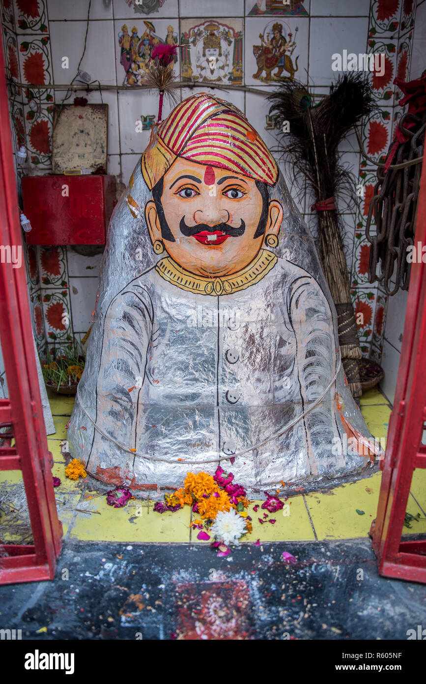 Gemalte hindu Idol, Jagdish Tempel, Udaipur, Rajasthan, Indien Stockfoto