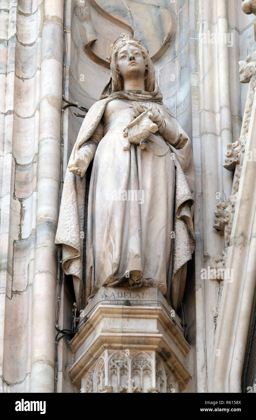 Saint Adelaide von Italien, Statue auf dem Mailänder Dom, Duomo di Santa Maria Nascente, Mailand, Lombardei, Italien Stockfoto