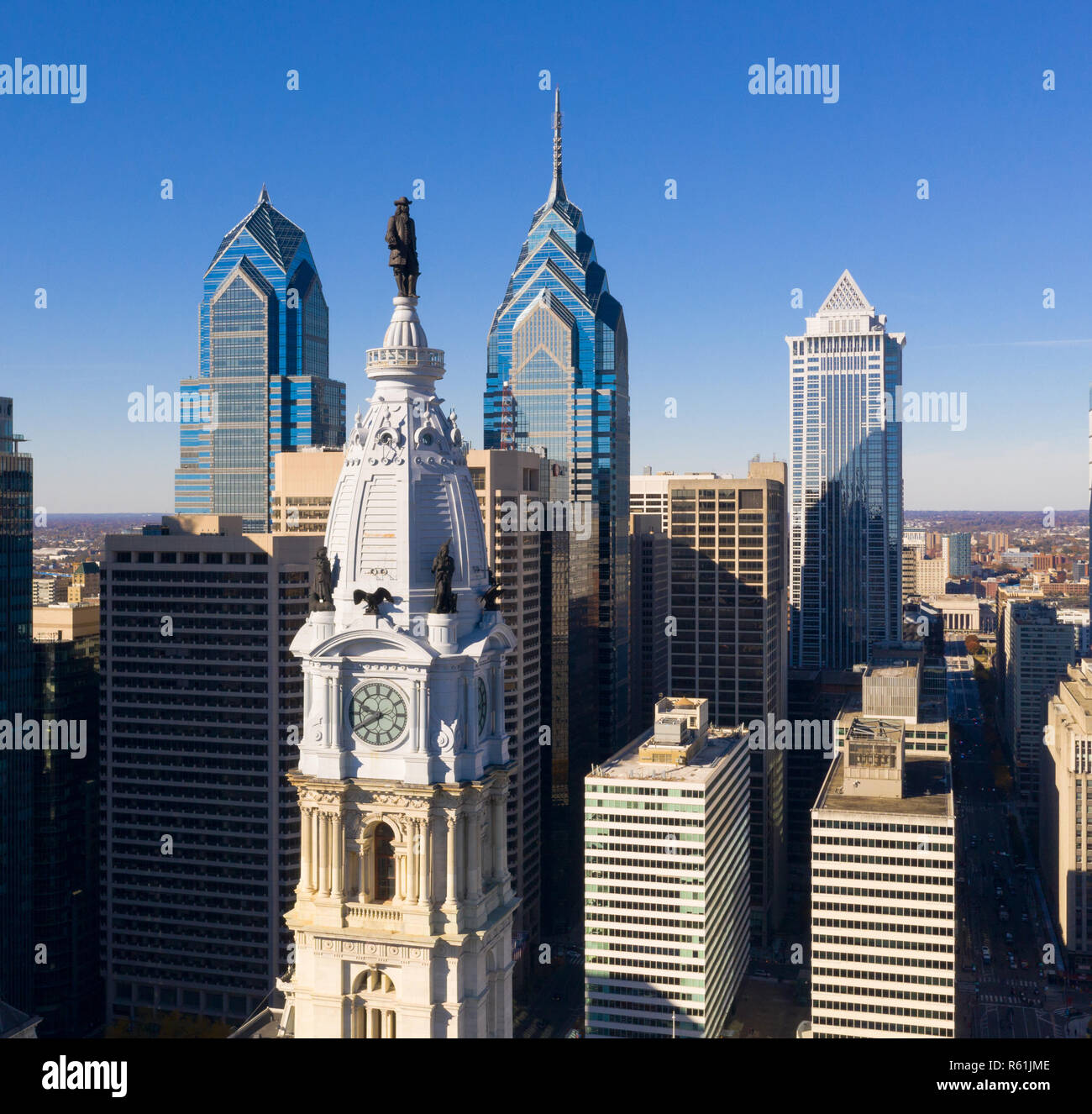 Statue von Ben Franklin blickt auf den Straßen von Philadelphia PA Stockfoto