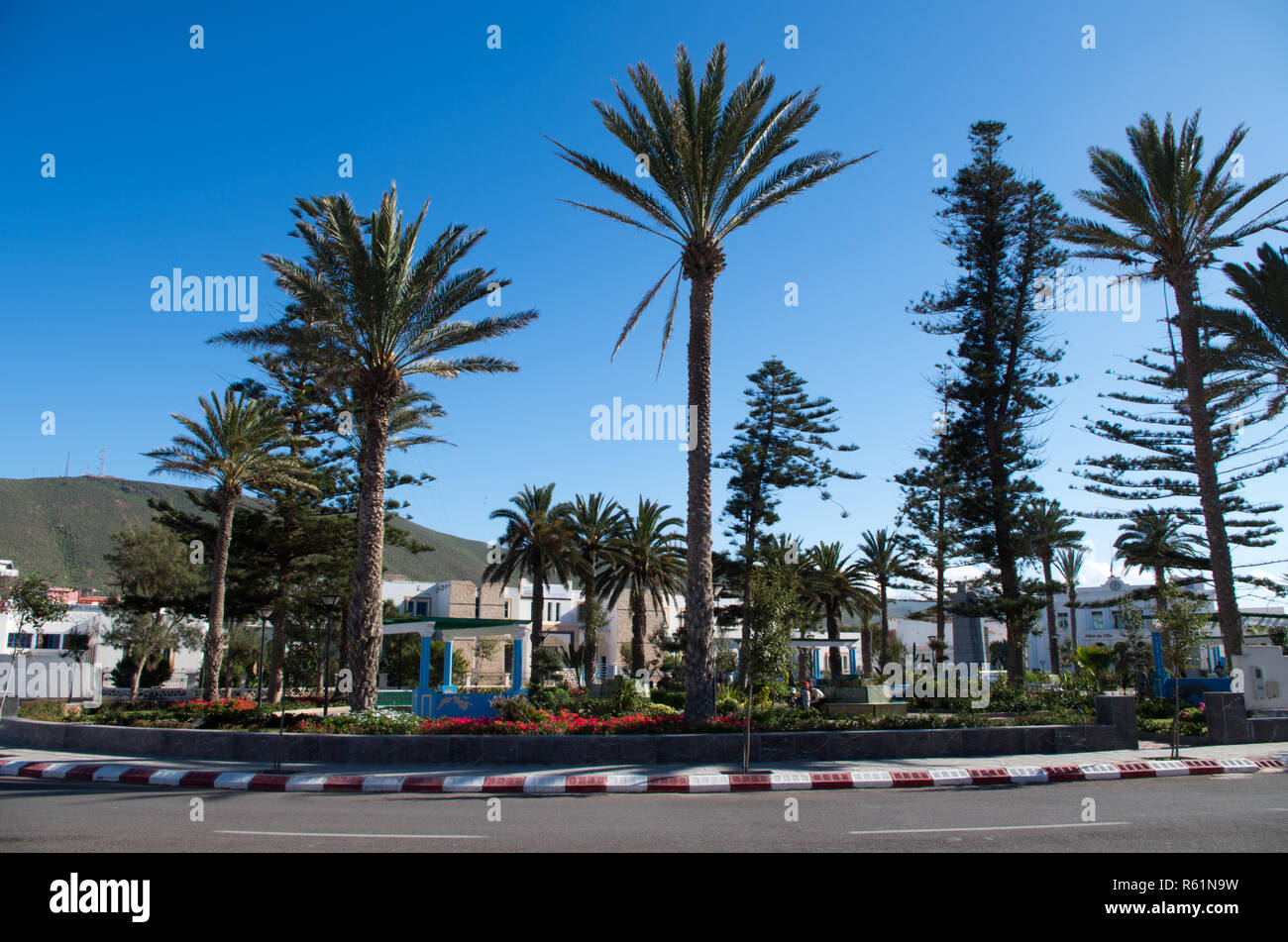 Schönen Kreisverkehr im Zentrum von Sidi Ifni, Marokko Stockfoto