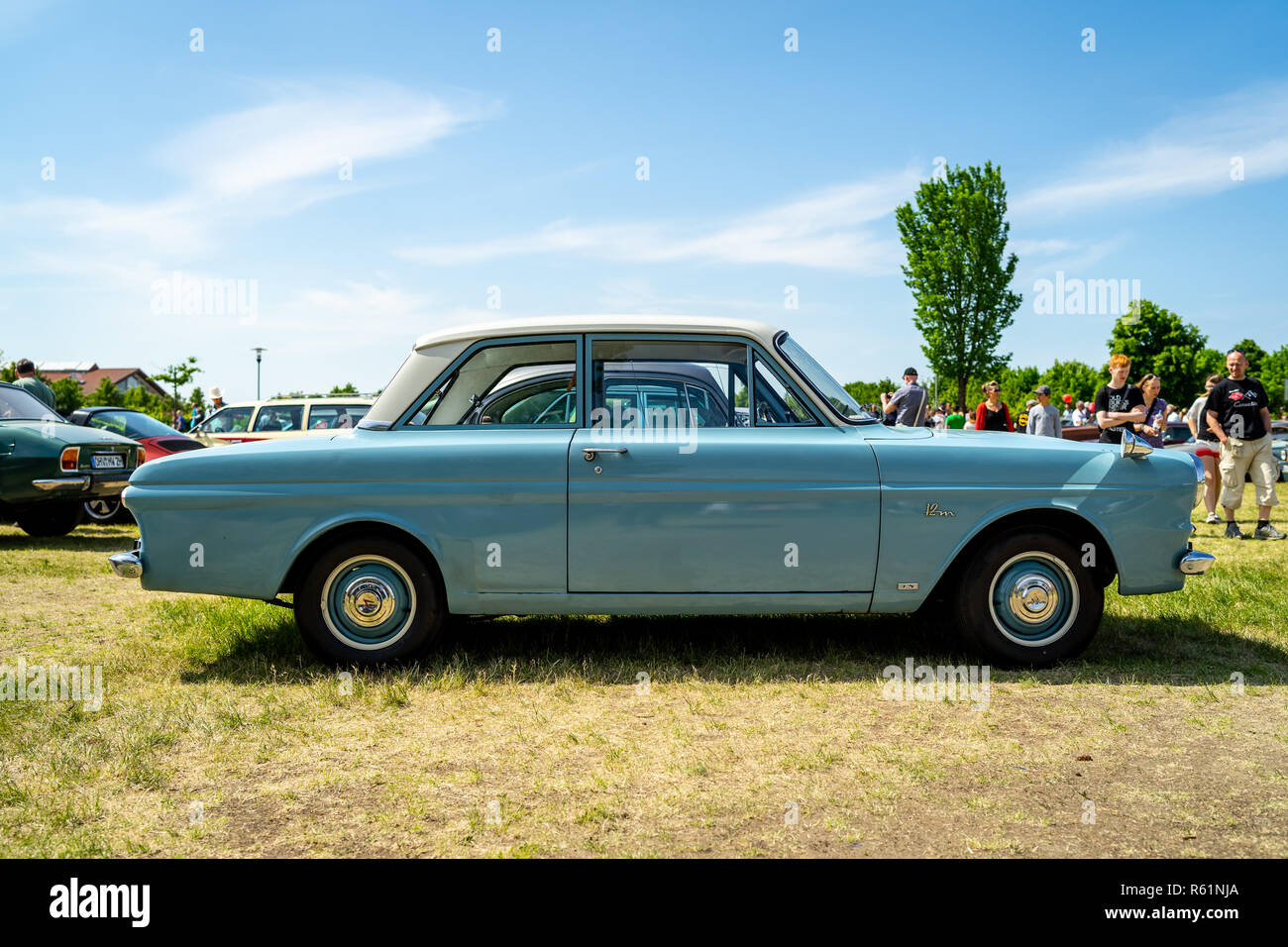 PAAREN IM GLIEN, Deutschland - Mai 19, 2018: Die kleine Familie Auto Ford Taunus 12M P4, 1963. Oldtimer-show 2018 sterben. Stockfoto
