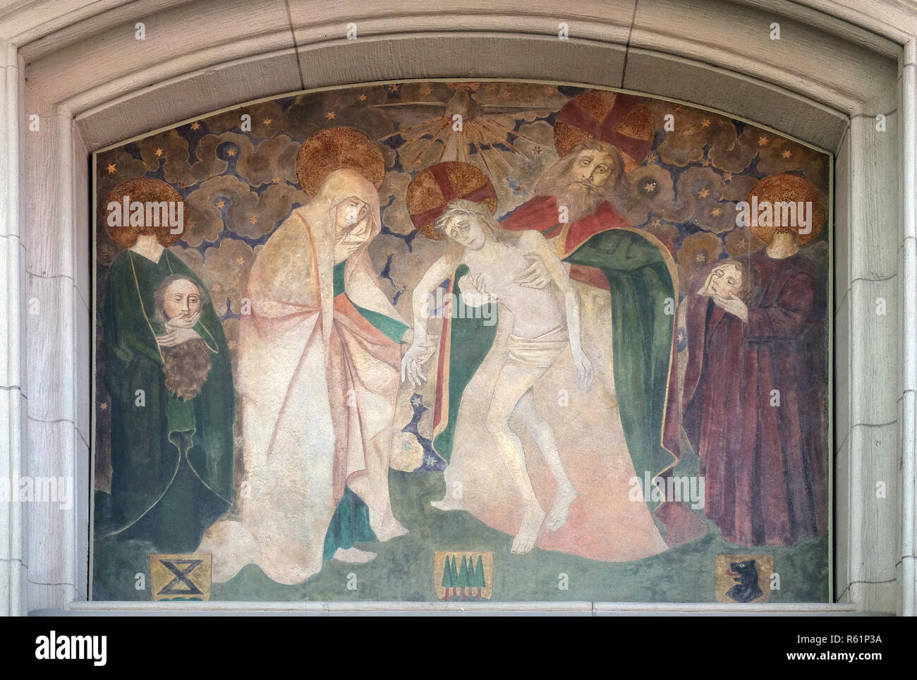 Heilige Dreifaltigkeit und der heiligen Felix und Regula, Fresko auf der Fraumunster Kirche in Zürich, Schweiz Stockfoto