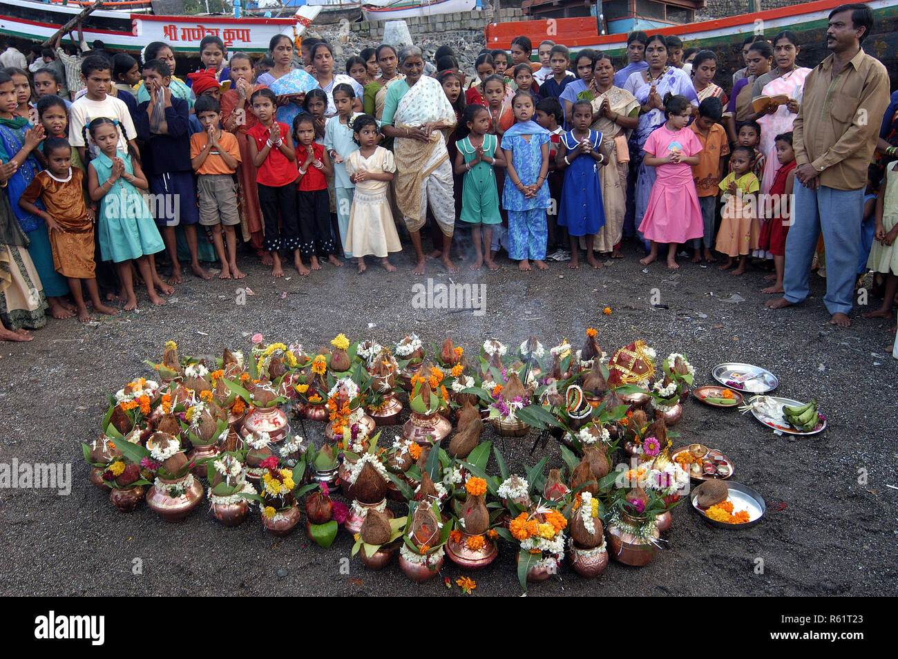 Fischer der Gemeinschaft feiert Coconut Tag in Colaba, Mumbai, Maharashtra, Indien. Stockfoto