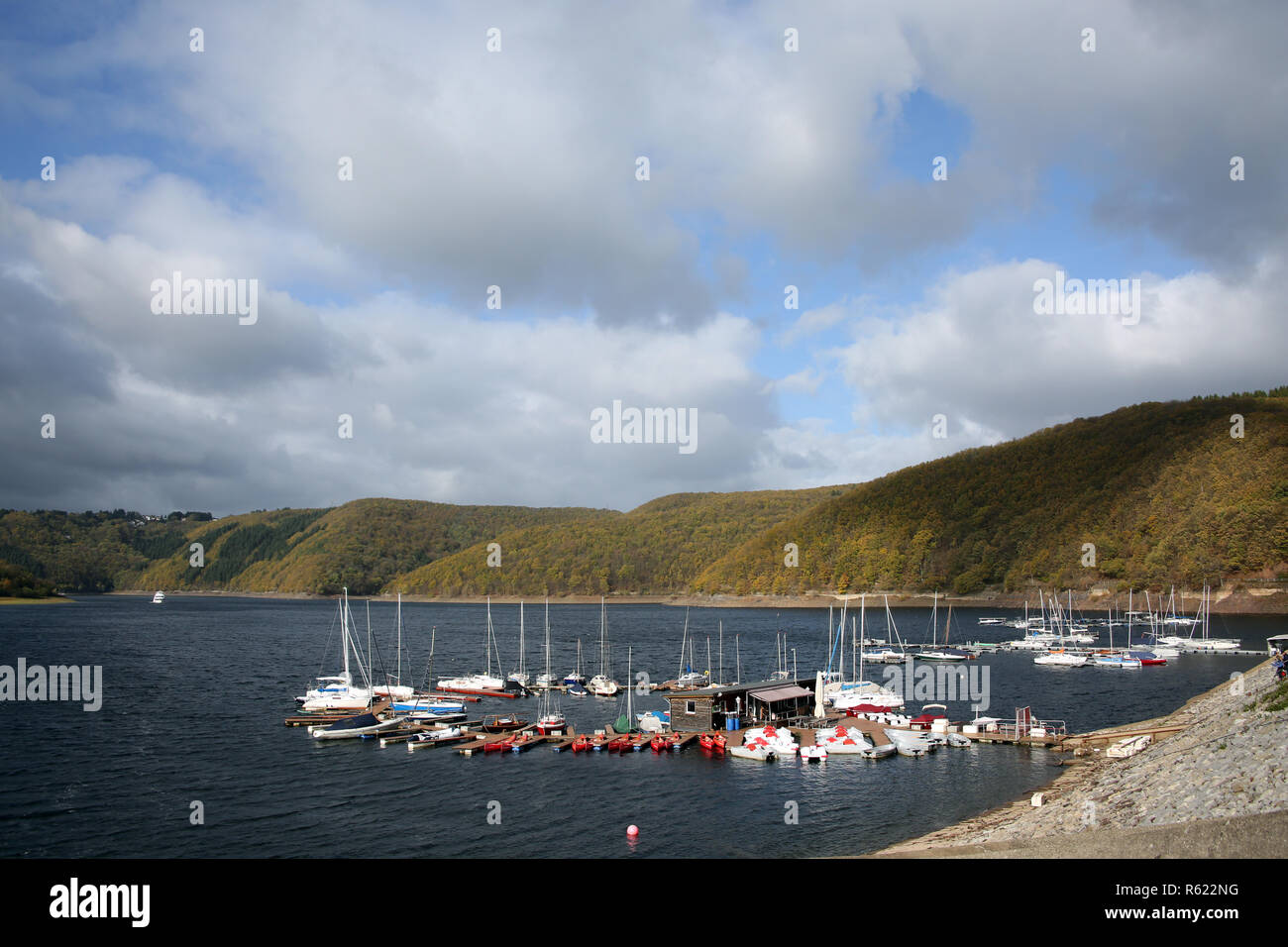 Rur Stausee in der Nähe von schwammenauel Stockfoto