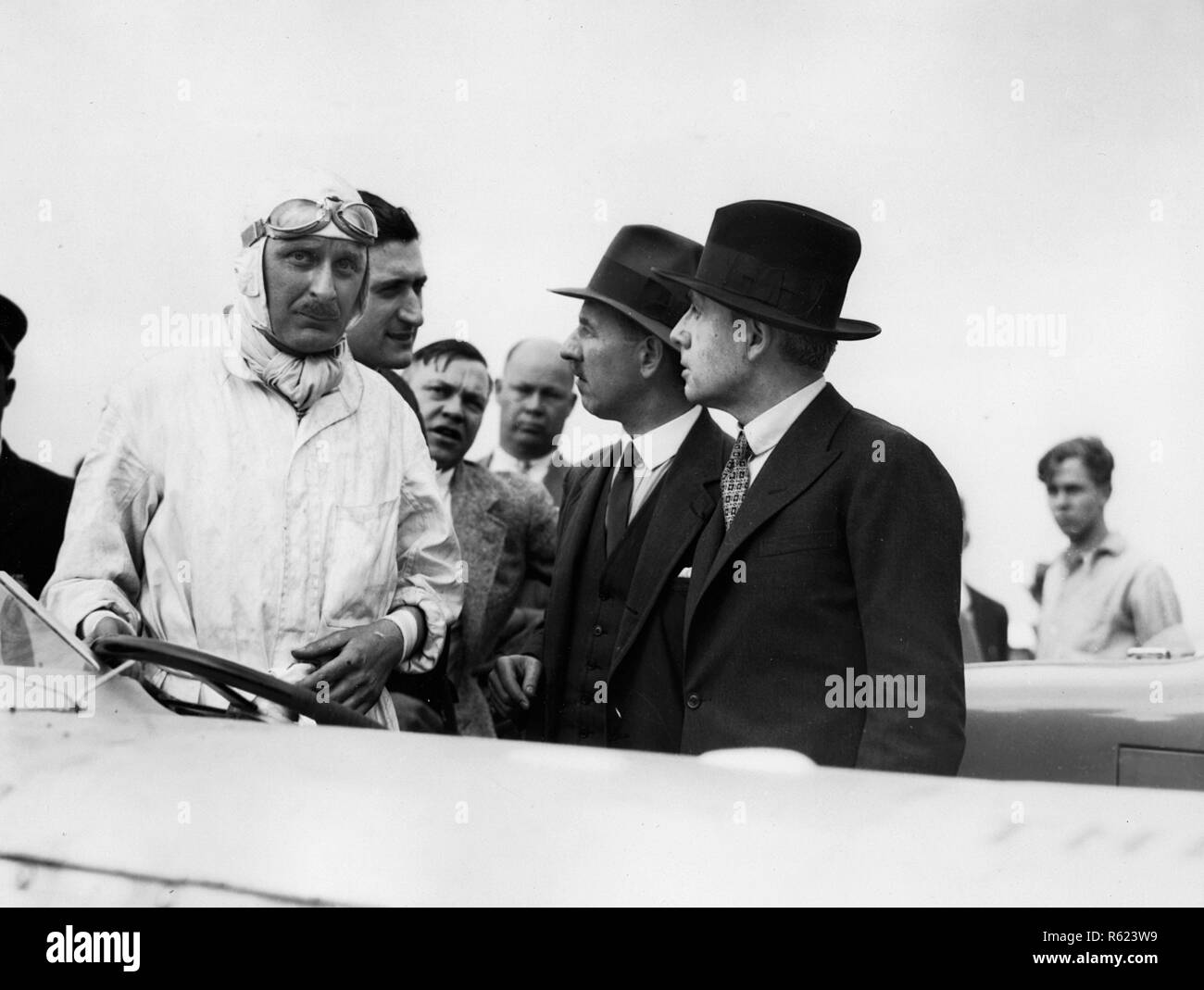 Kaye Don (links) und Louis Coatalen in Daytona während Weltrekordversuch 1930 Stockfoto
