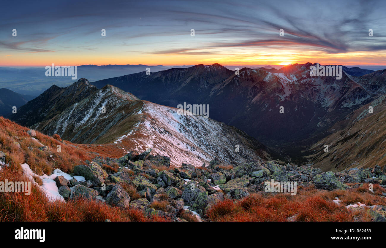 Berg Sonnenuntergang Herbst Landschaft der Tatra, Slowakei Stockfoto
