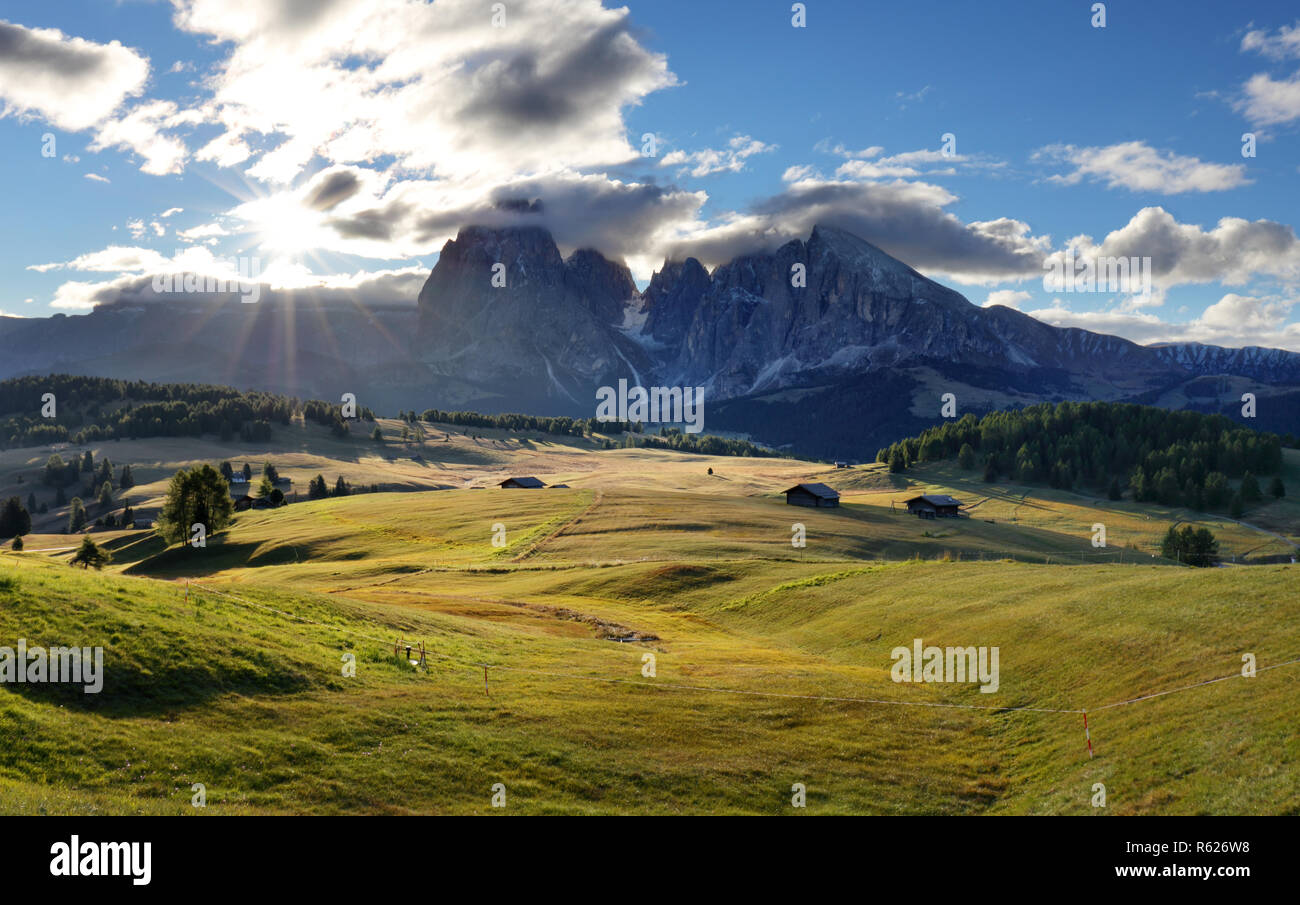 Italien Berg Dolomiten mit Sun Stockfoto
