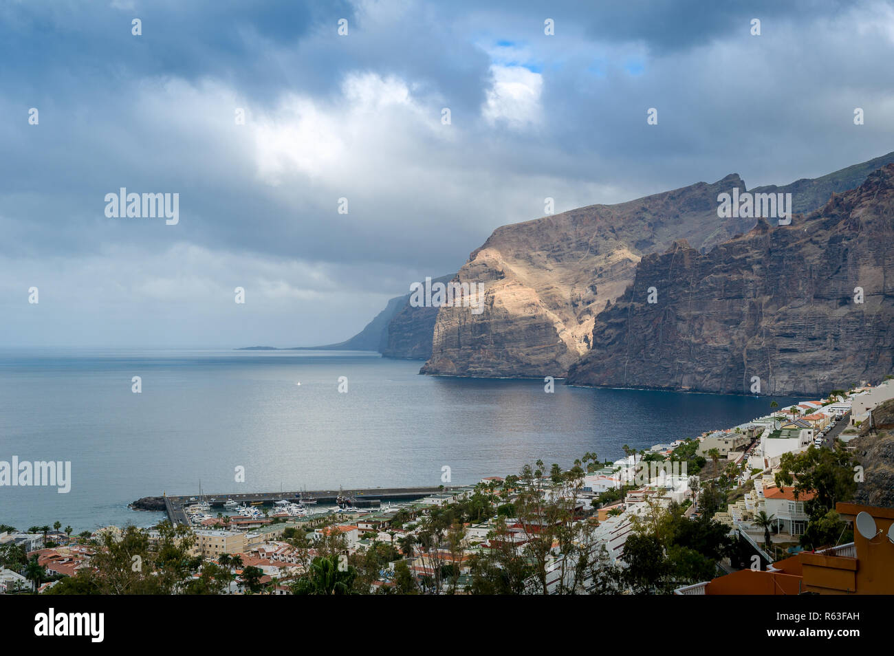 Los Gigantes Bay Stockfoto