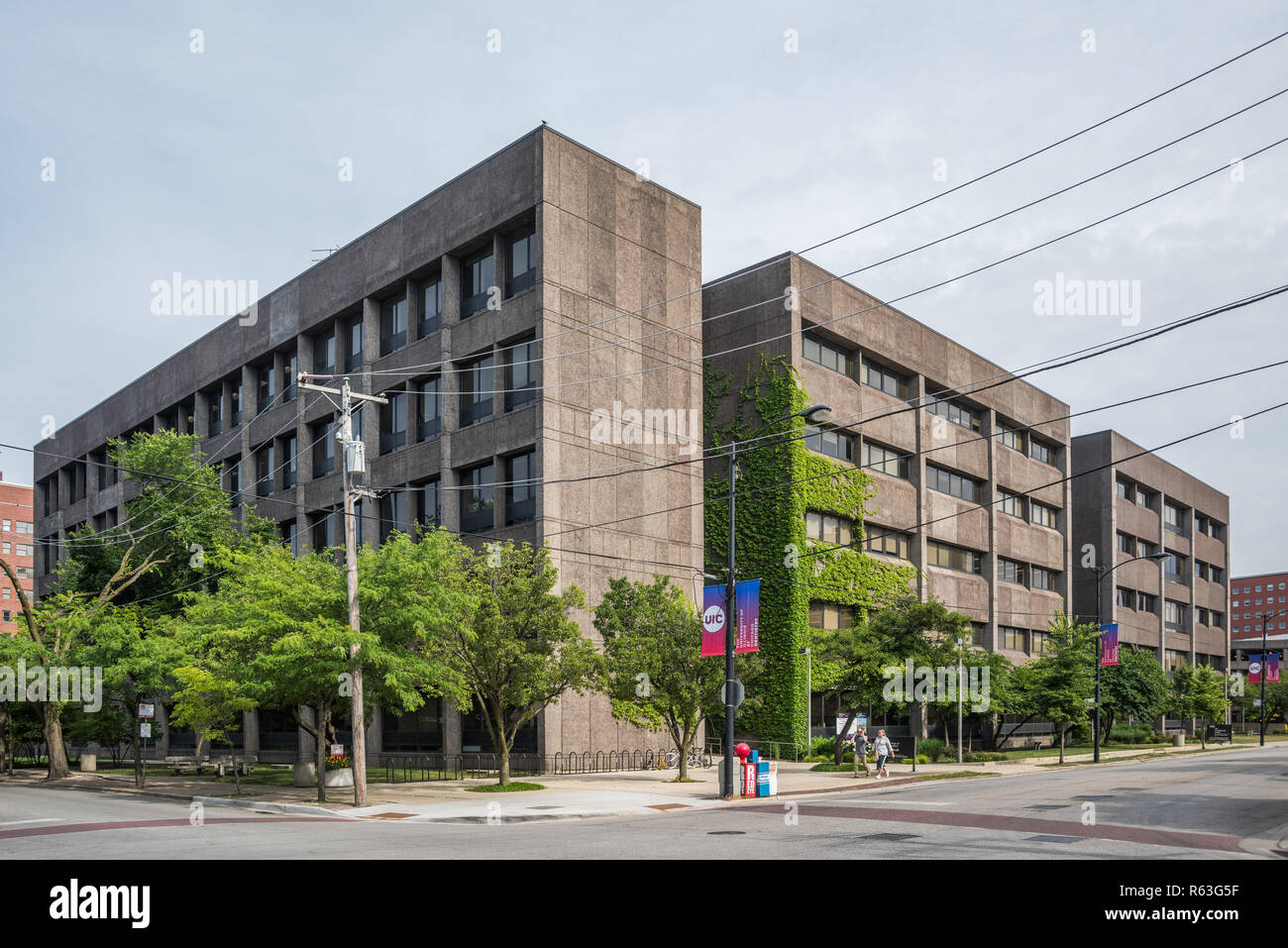 Die Außenansicht der Gebäude auf dem Campus der Universität von Illinois medial Stockfoto