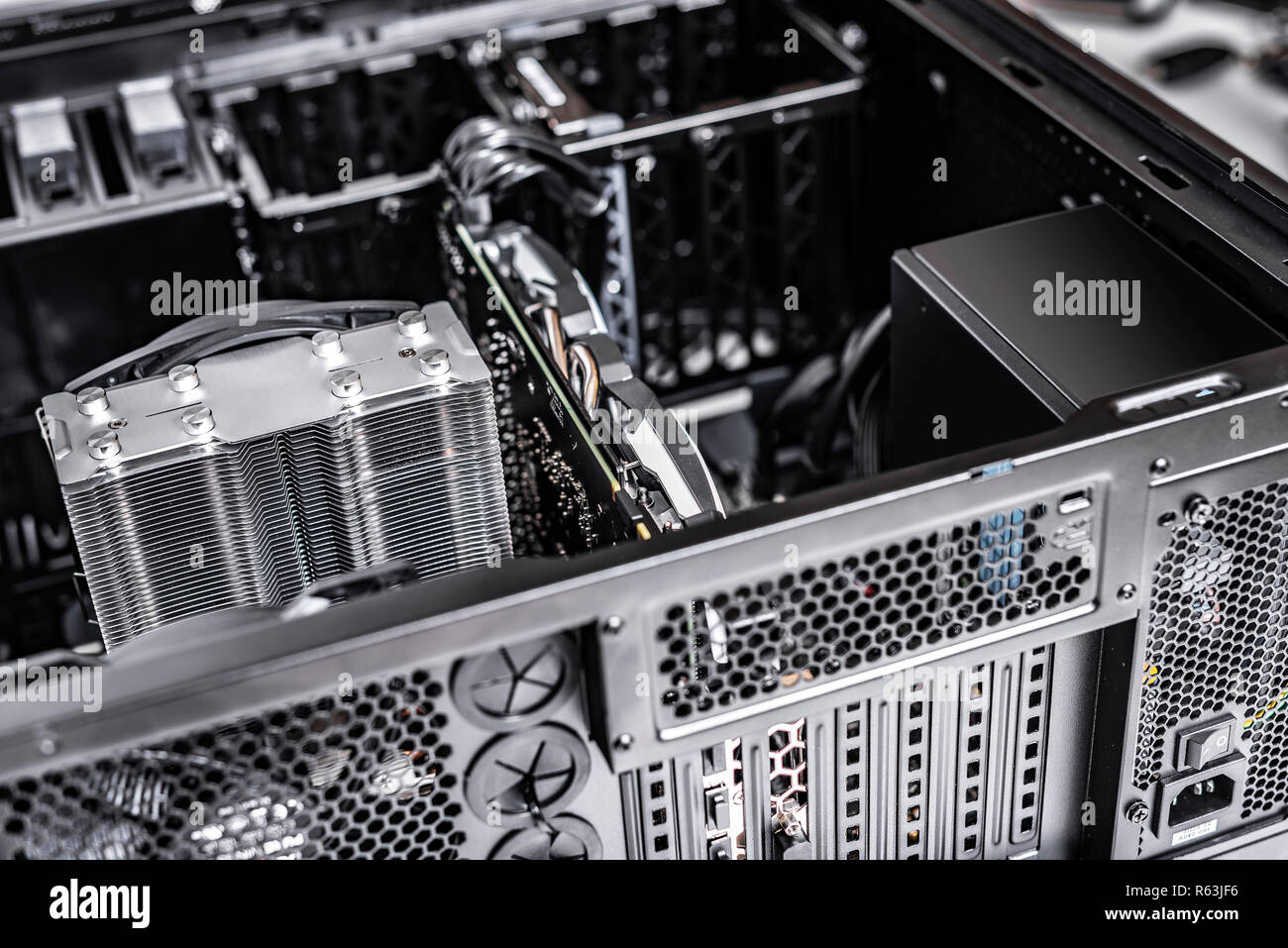 PC-System. Komponenten des Computers bei der Montage des PC. Stockfoto