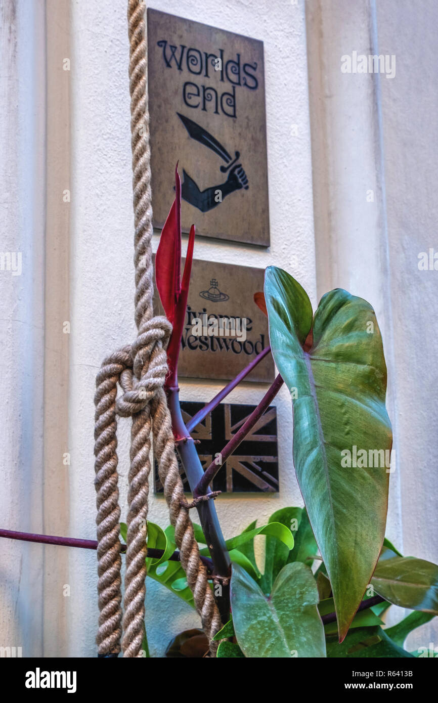 Berlin Mitte Mulackstraße 26. Welt Ende - britische Designerin Vivienne Westwood fashion shop. Outlet für Kleidung & Accessoires. Typenschild Stockfoto