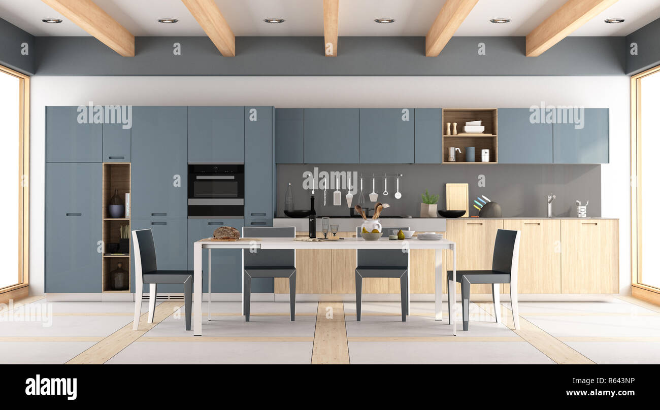 Mit modernen Holzmöbeln und blauen Küche Stockfoto