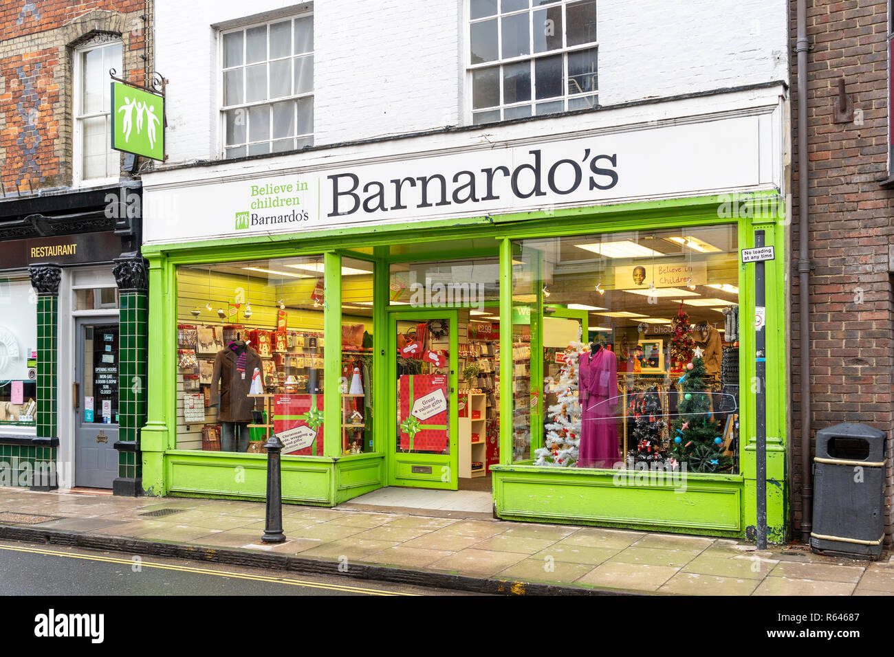 Barnardo's Wohltätigkeitsorganisation für Kinder shop Stockfoto