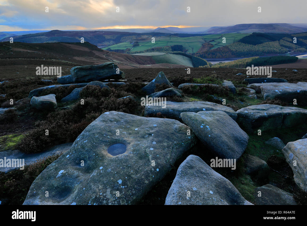 Sonnenuntergang über den Derwent Mauren, Obere Derwent Valley Nationalpark Peak District, Derbyshire, England, Großbritannien Stockfoto