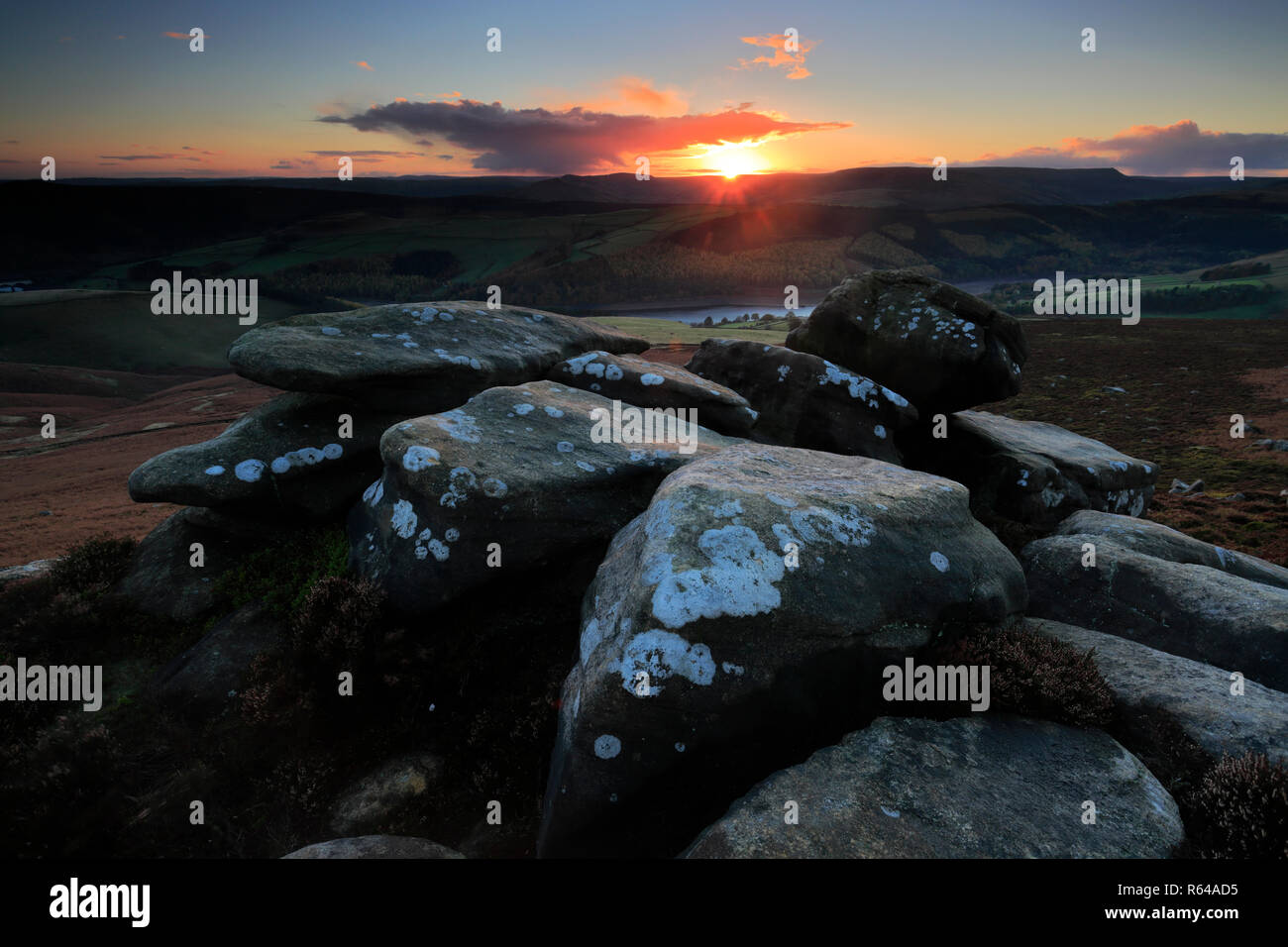 Sonnenuntergang über den Derwent Mauren, Obere Derwent Valley Nationalpark Peak District, Derbyshire, England, Großbritannien Stockfoto